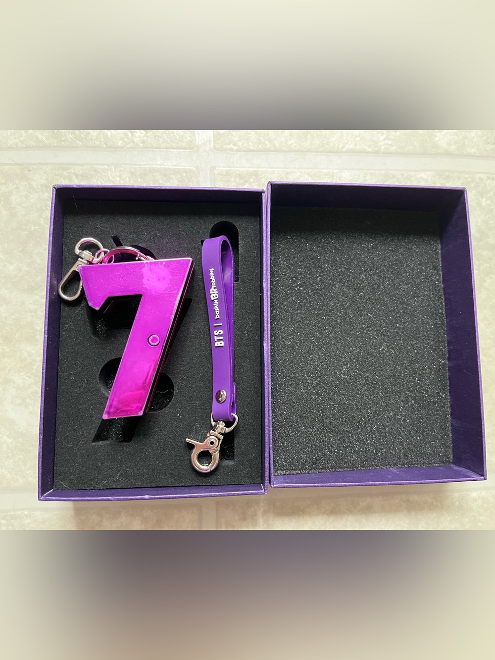 BTS x Baskin Robbins Collaboration Light Key Ring Holder Chain Used